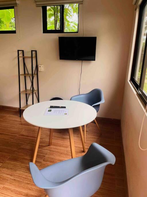 Casa Noil, Beautiful Eco House Near The Beach! Apartment Puerto Viejo de Talamanca Bagian luar foto